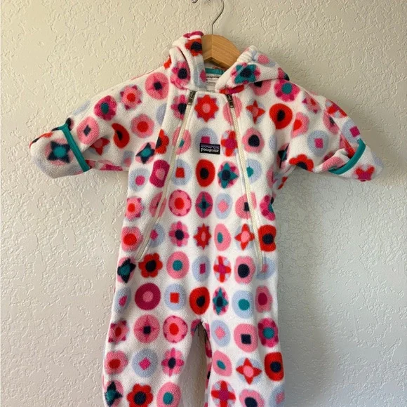 Patagonia Infant Fleece Onesie with Colorful Pattern - Picture 1 of 3